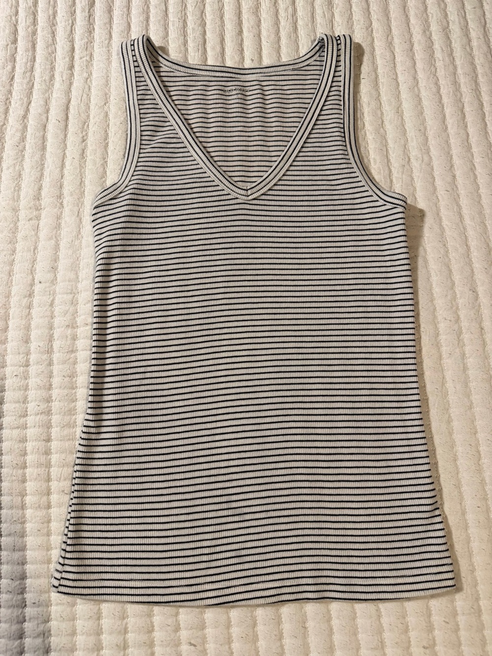 Old Navy Ribbed Striped V-Neck Tank Top - Size Large